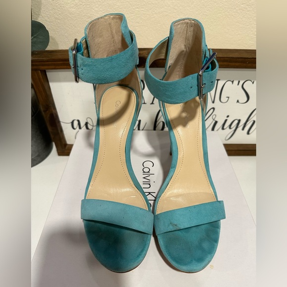 CALVIN KLEIN VIVIAN SUEDE STILETTOS - Picture 3 of 5